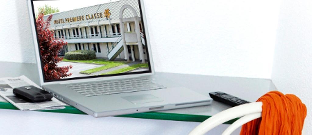 Premiere Classe Dreux Exteriör bild