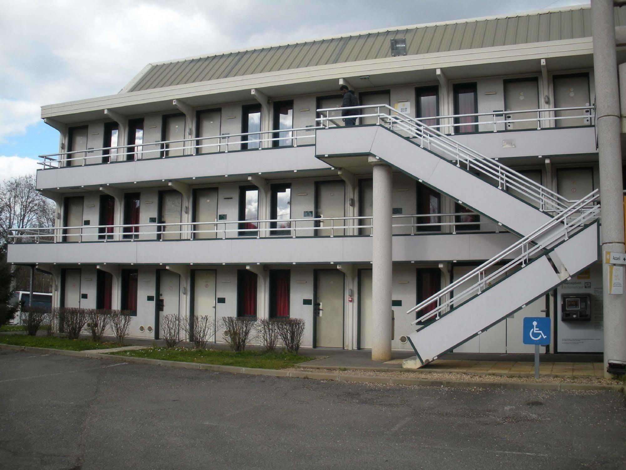 Premiere Classe Dreux Exteriör bild