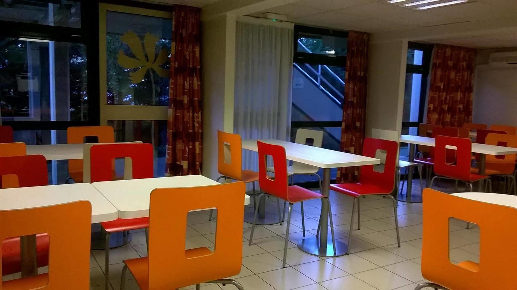 Premiere Classe Dreux Exteriör bild